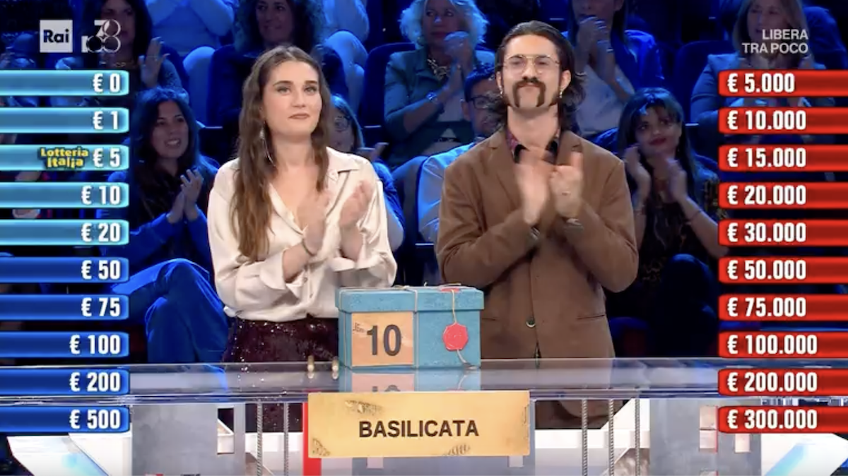Affari Tuoi puntata stasera 26 novembre 2024, quanto hanno vinto i concorrenti?