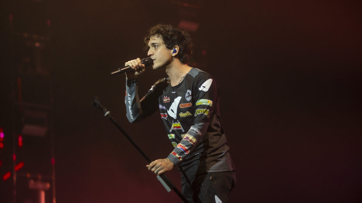 Concerto 27 novembre 2024, Tananai a Bologna: scaletta delle canzoni, orario, come arrivare all’Unipol Arena