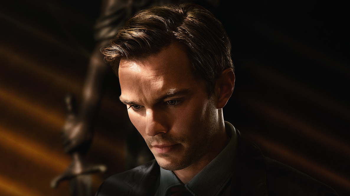 Giurato numero 2, recensione: Clint Eastwood confeziona un legal-thriller da manuale con un protagonista particolarmente azzeccato