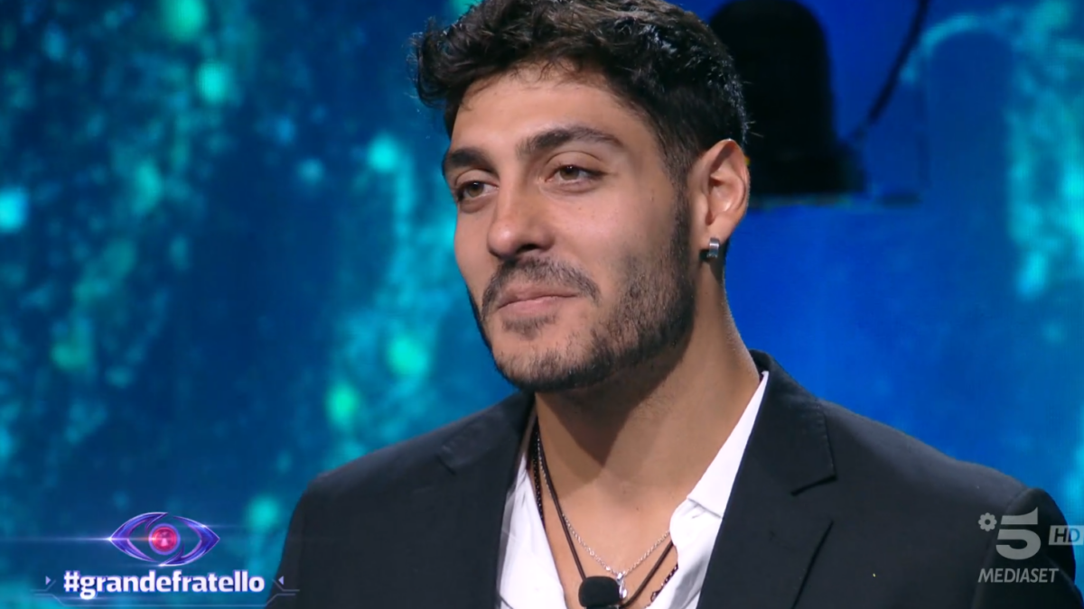 Grande Fratello 2024, puntata 2 dicembre: 6 nuovi concorrenti, Amanda, Federica, Stefano e Luca in nomination