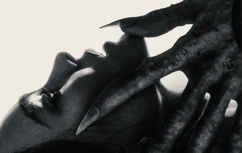 Nosferatu: prima clip, nuovo poster IMAX e merchandise ufficiale del vampire-horror di Robert Eggers