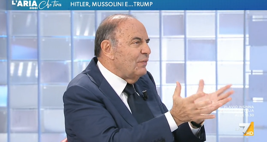Bruno Vespa: “Hitler andò al potere democraticamente”. Lo disse anche Ricciardi dei Cinque Stelle, ma la reazione in studio fu diversa