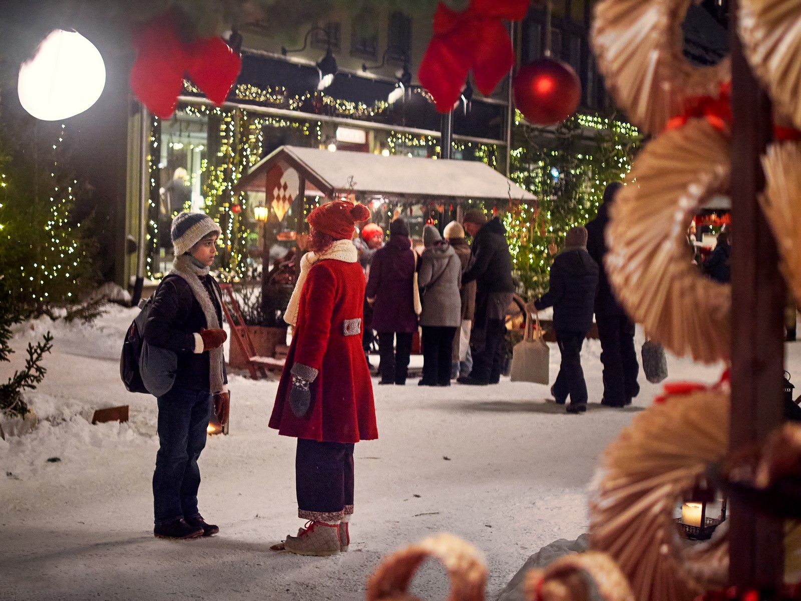 Recensione e tutto quello che c'è da sapere su "Sorella di neve", il film natalizio norvegese di Netflix diretto da Cecilie A. Mosli e interpretato da Celina Meyer Hovland, Mudit Gupta e Jan Sælid.