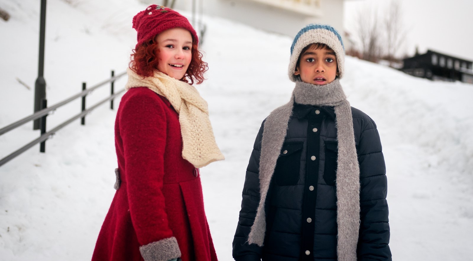 Sorella di neve, recensione: incantevole fiaba natalizia su perdita e amicizia (disponibile su Netflix)