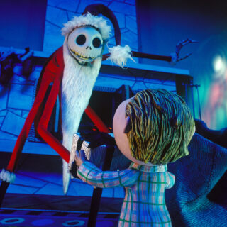 Cineblog vi augura Buone Feste con una speciale classifica natalizia con 14 film di Natale da vedere, uno per ogni genere cinematografico: dal dramma all'horror, dalla commedia al thriller.
