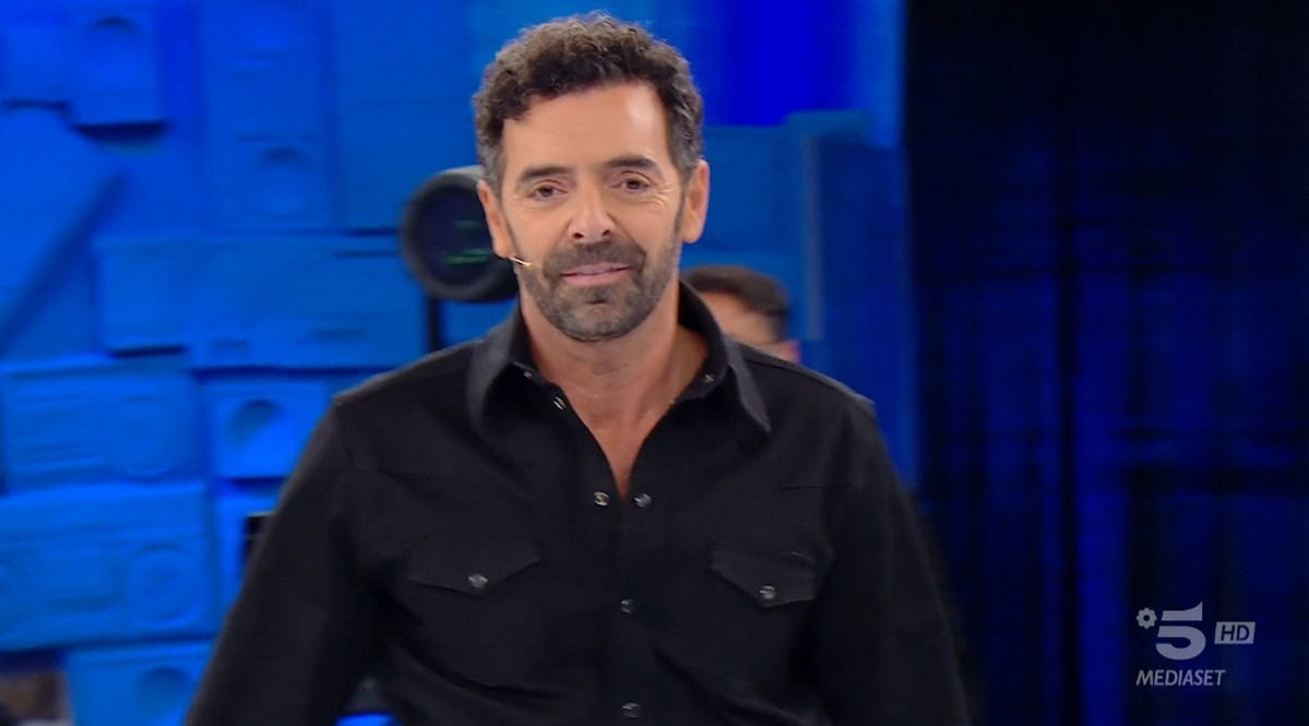 Alberto Matano ad Amici 24: niente riconciliazione pubblica con Lorella Cuccarini