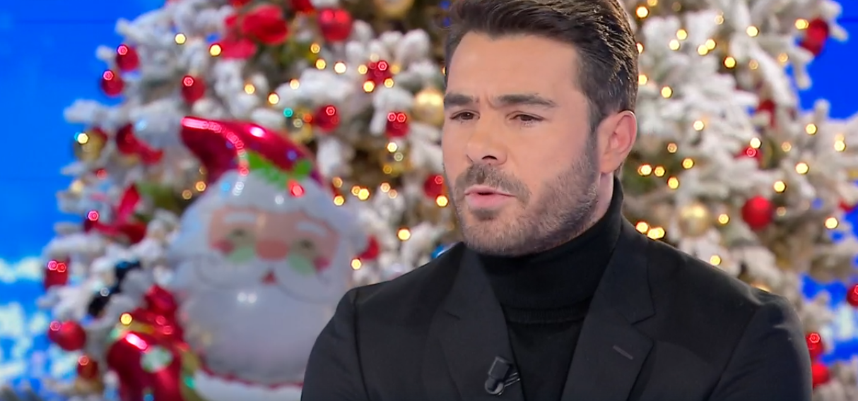 Ballando con le Stelle 2024, Angelo Madonia a Domenica In: “Io sempre al cellulare? Un maestro si occupa di musica e social. Nessuna distrazione da Sonia Bruganelli”