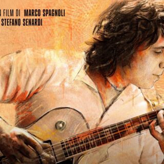 A 10 anni dalla scomparsa di Pino Daniele arriva nei cinema solo il 4, 5 e 6 gennaio 2025 il documentario “Pino Daniele – Nero a metà” di Marco Spagnoli e Stefano Senardi.
