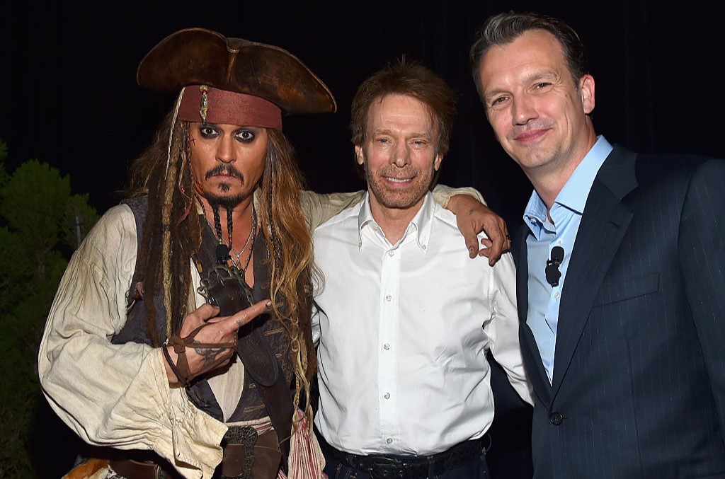 Disney pensa al futuro post-Biancaneve e vorrebbe rilanciare la saga dei "Pirati dei Caraibi" con Johnny Depp di nuovo nei panni di Jack Sparrow.