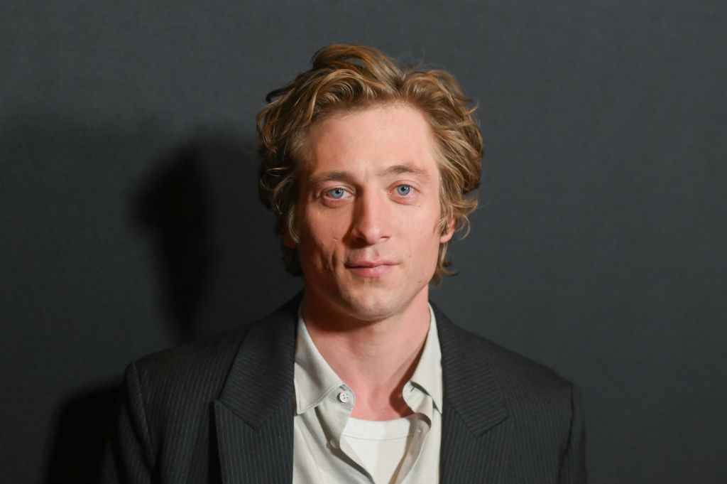 Star Wars: Jeremy Allen White di “The Bear” sarà il figlio di Jabba The Hutt in “The Mandalorian & Grogu”