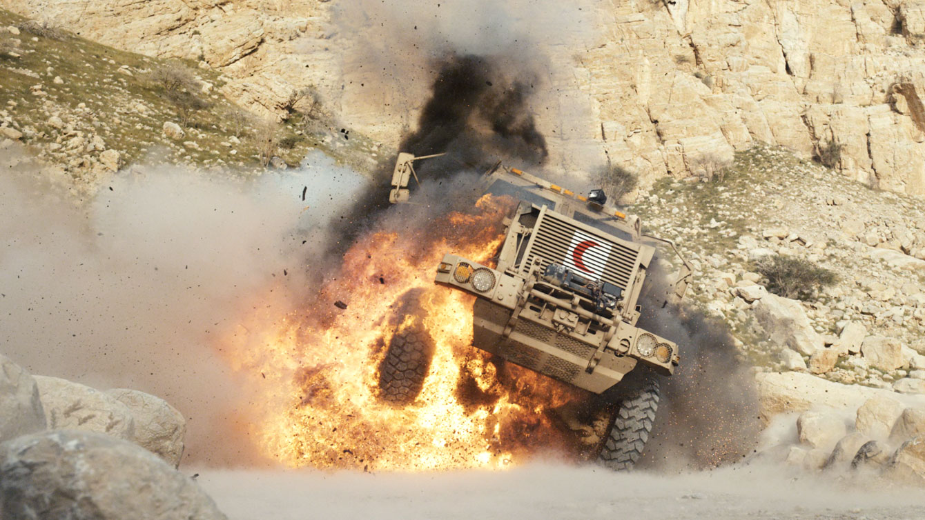 Tutto quello che c'è da sapere su "The Ambush" aka "Al Kameen", il dramma d'azione e guerra di Pierre Morel del 2021 basato su eventi reali in onda stasera su Rai 4.