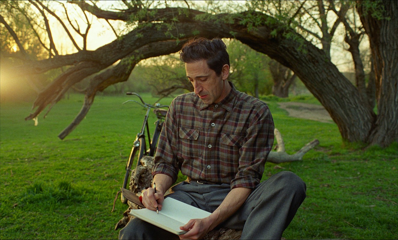 Nuovo trailer, colonna sonora e tutto quello che c'è da sapere sul film di Brady Corbet con Adrien Brody, Felicity Jones, Guy Pearce, Stacy Martin e Alessandro Nivola - Al cinema con Universal Pictures Italia.