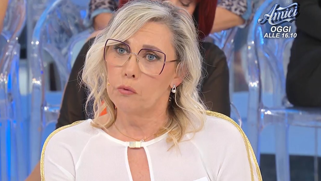 Elena Navoni: chi è la dama del trono over di Uomini e Donne (che esce con Fabio Cannone)