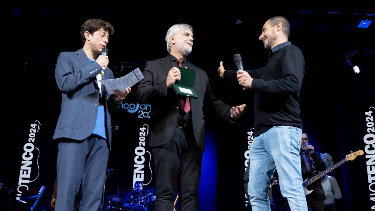 Premio Tenco 2024 stasera su Rai 1 in seconda serata: tutti i vincitori e i cantanti ospiti