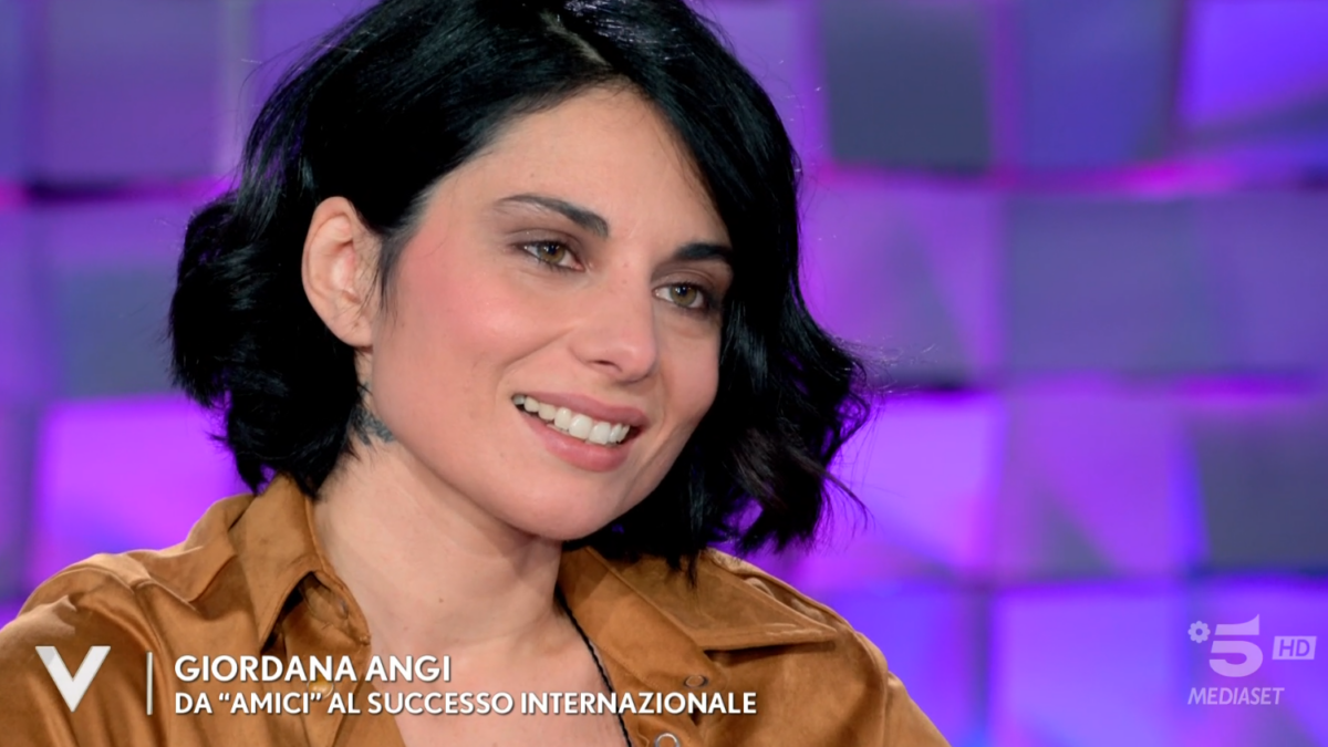 Giordana Angi a Verissimo: “Sembro forte ma sono parecchio fragile e timida”