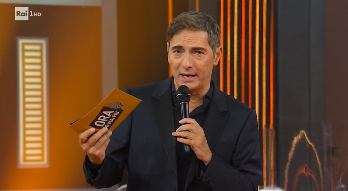 Ora o mai più: uno show ingovernabile dalla conduzione troppo controllata