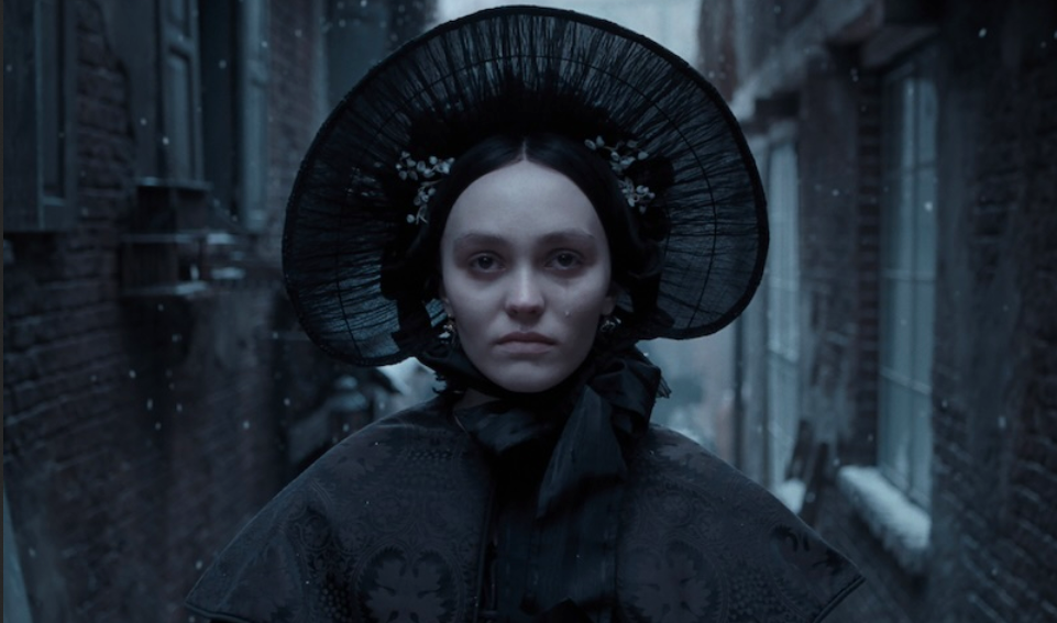 Recensione, musica e tutto quello che c'è da sapere sul Nosferatu di Robert Eggers con Nicholas Hoult, Lily-Rose Depp, Aaron Taylor-Johnson, Willem Dafoe e Bill Skarsgård nei panni del Conte Orlok.