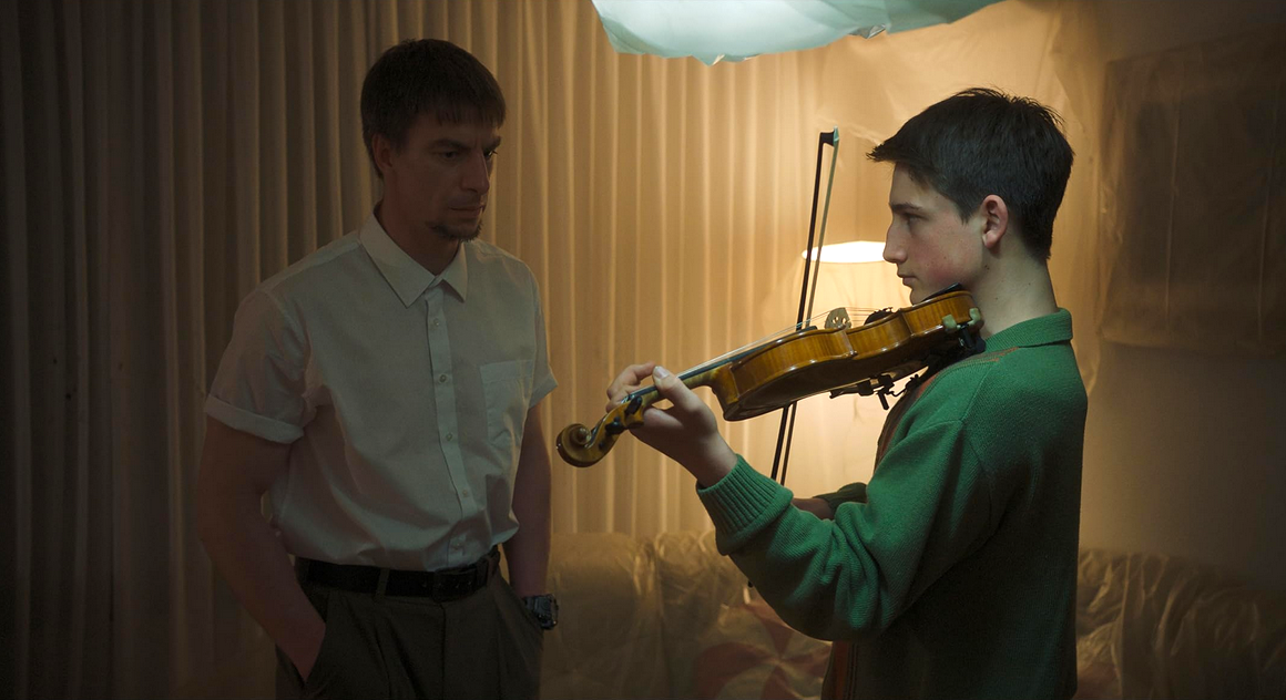 Recensione e tutto quello che c'è da sapere su Role Model (Vzornik), il film del regista sloveno Nejc Gazvoda con France Mandić, Mojca Funkl, Jure Henigman e Vesna Pernarčič.