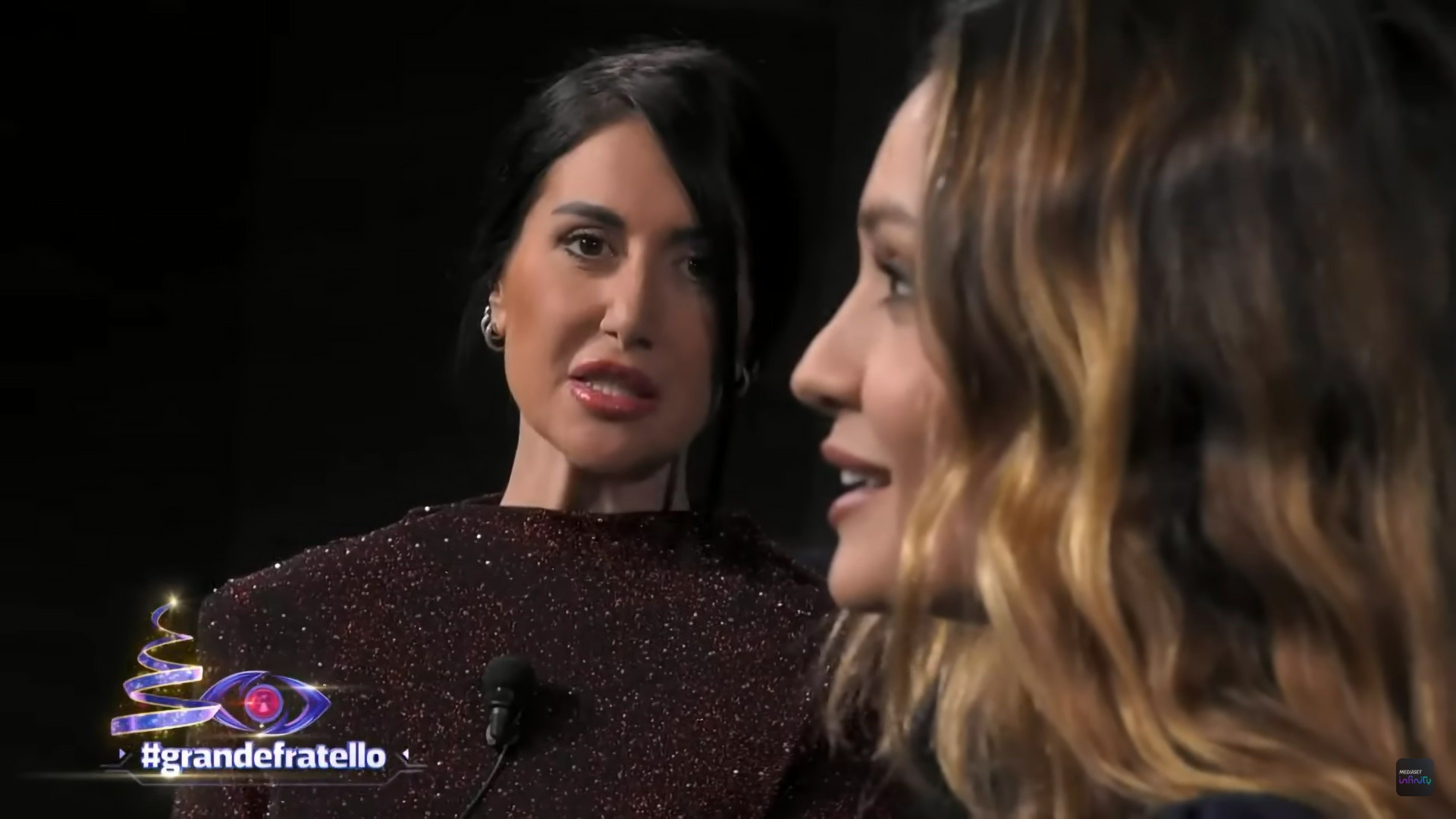 Grande Fratello, violenta lite: Helena Prestes lancia un bollitore a Jessica Morlacchi (VIDEO)