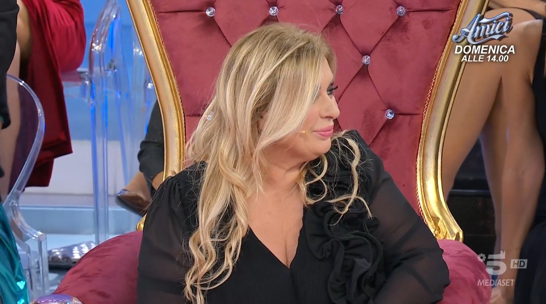 Uomini e Donne, puntata 5 febbraio 2025: Giuseppe chiude con Erika, scontro tra Francesca e Gianmarco
