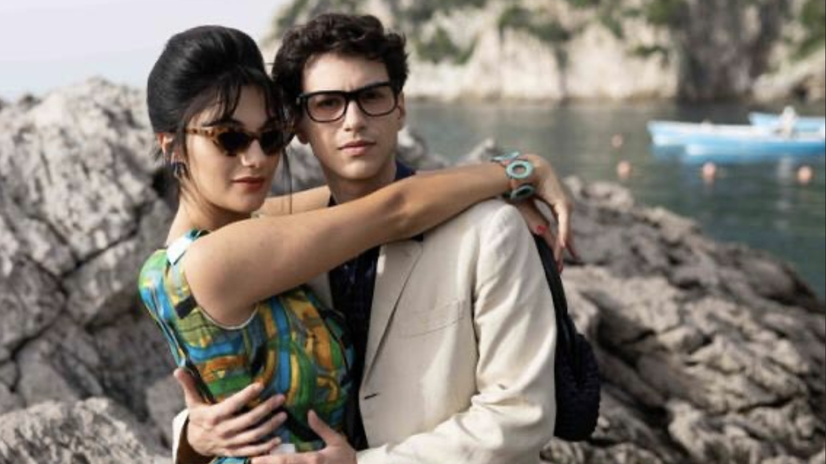 Champagne film, recensione: oltre la carriera, per un Peppino Di Capri inaspettatatamente contemporaneo