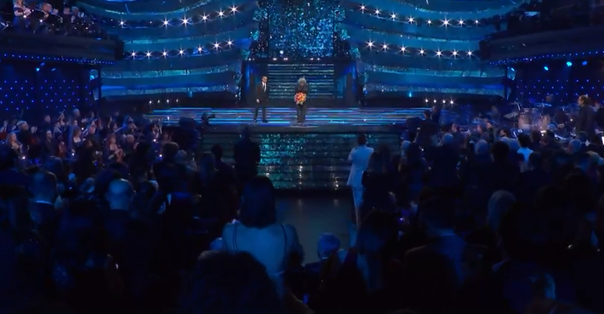 Standing ovation e lacrime per l’esibizione di Simone Cristicchi con “Quando sarai piccola” a Sanremo 2025