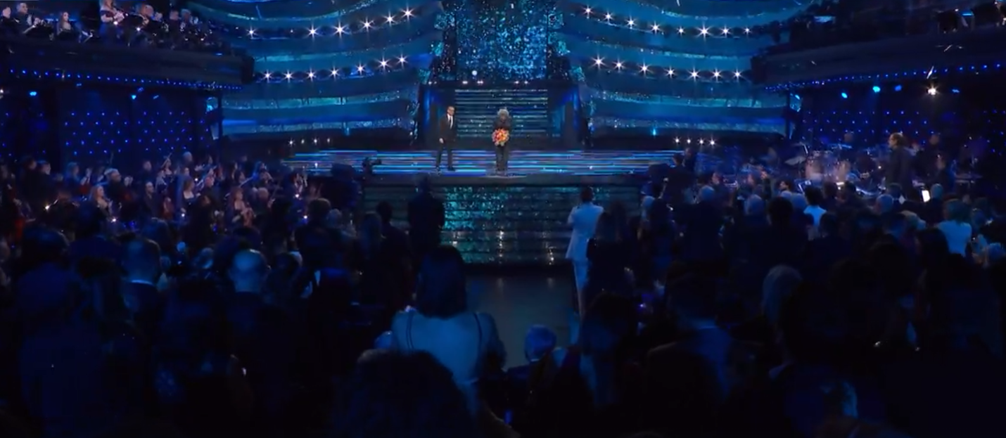 Standing ovation e lacrime per l’esibizione di Simone Cristicchi con “Quando sarai piccola” a Sanremo 2025