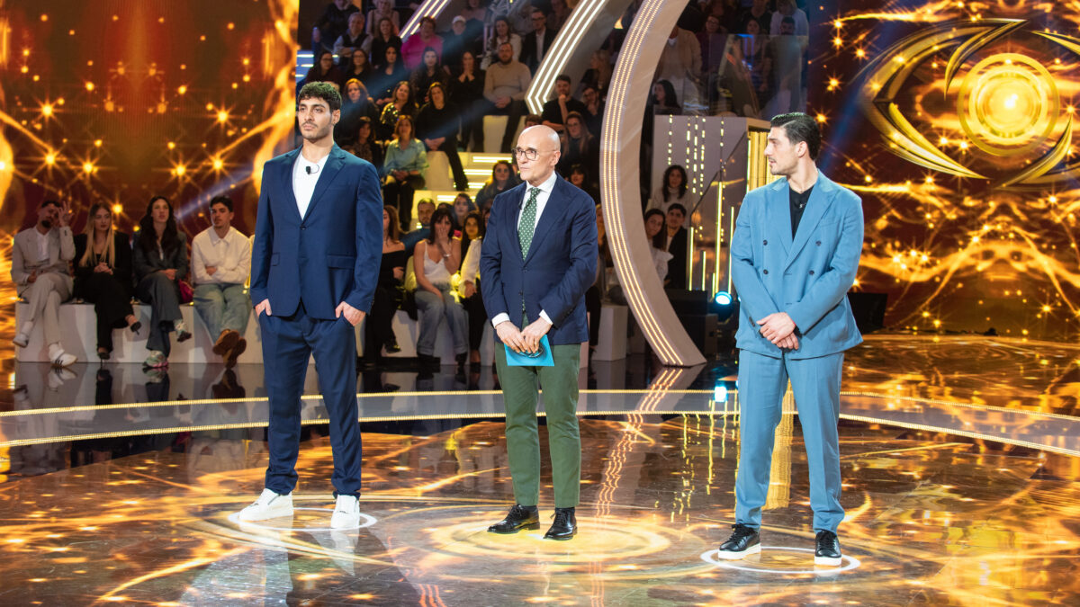 Grande Fratello contro Sanremo 2025, Signorini: “Abbiamo risposto ad un bisogno dell’azienda. Consapevoli che faremo un dato insignificante”