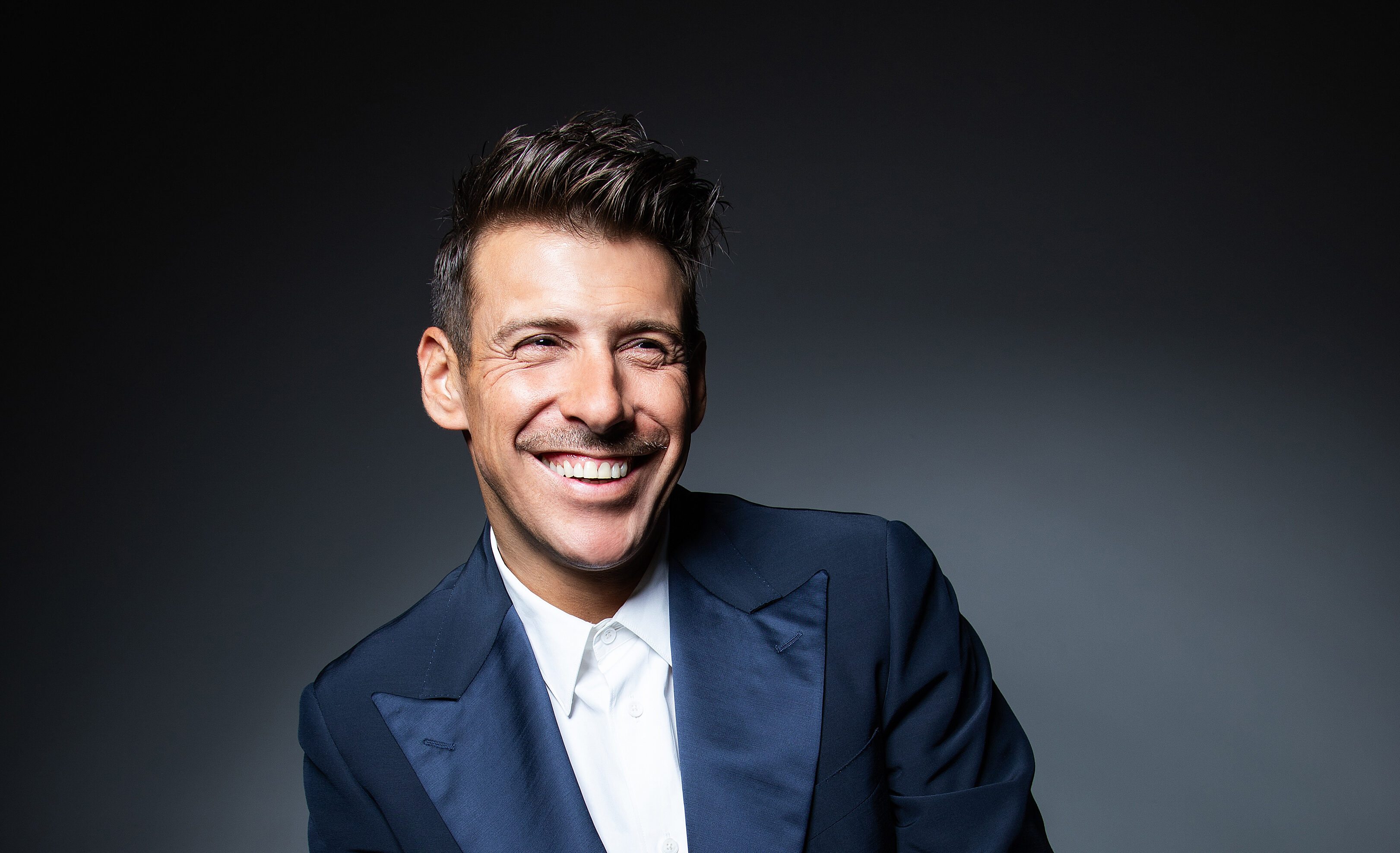 Francesco Gabbani e la fidanzata Giulia: “Stiamo insieme da sette anni e lavoriamo insieme”