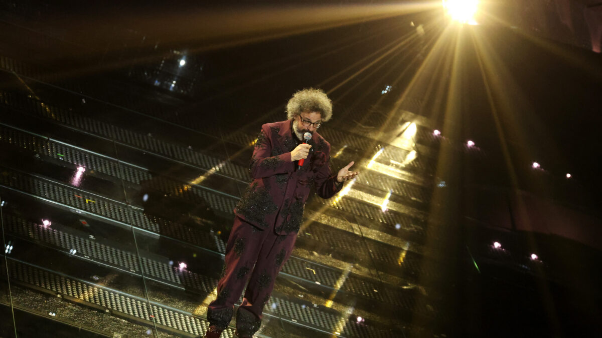 Di cosa parla ‘Quando sarai piccola’ di Simone Cristicchi a Sanremo 2025