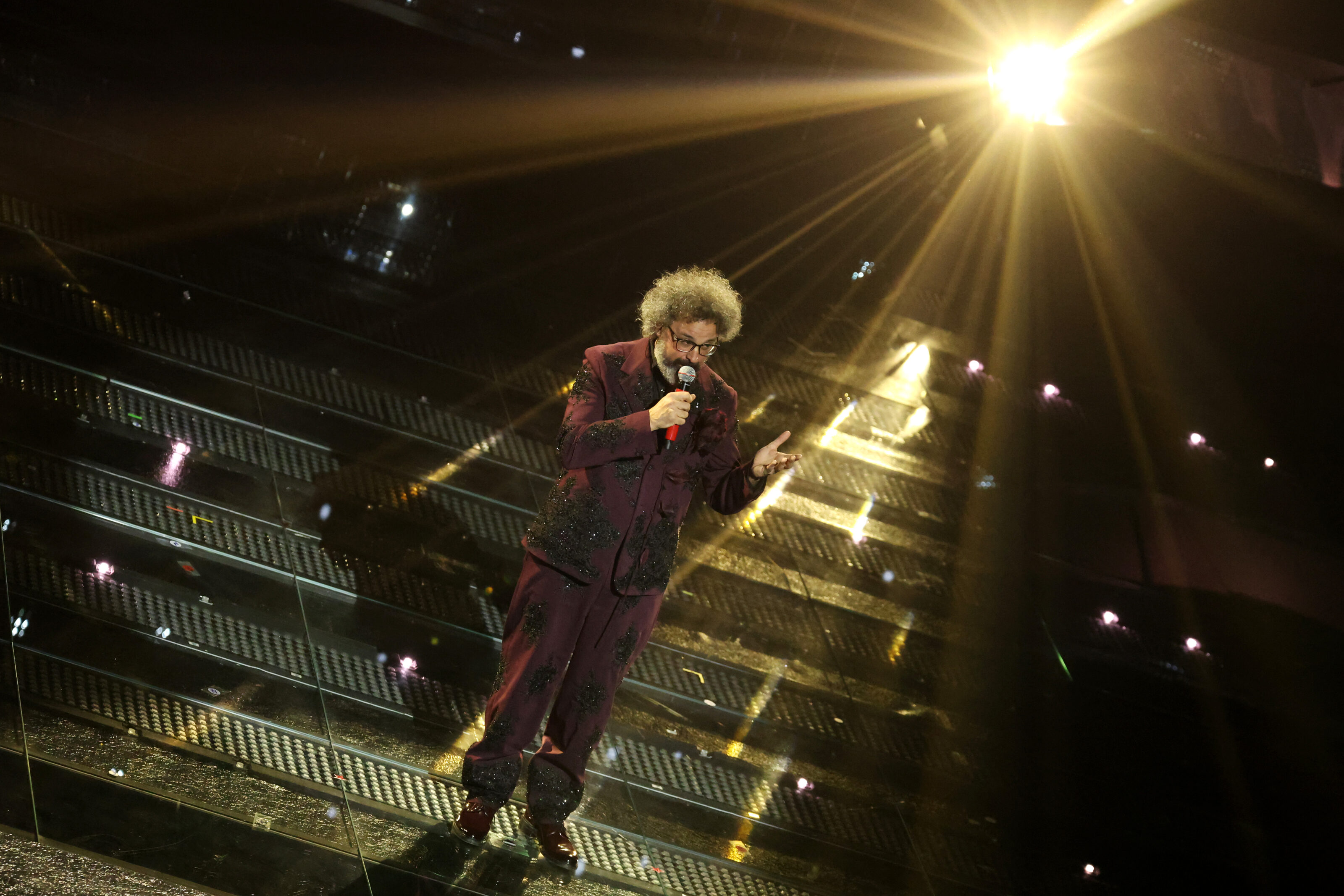 Di cosa parla ‘Quando sarai piccola’ di Simone Cristicchi a Sanremo 2025