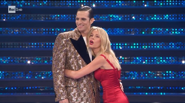 Alessia Marcuzzi a Sanremo 2025 Achille Lauro