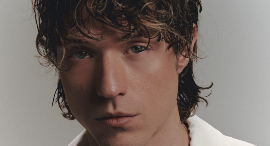 Lentamente, Irama: testo e significato della canzone di Sanremo 2025 (video)