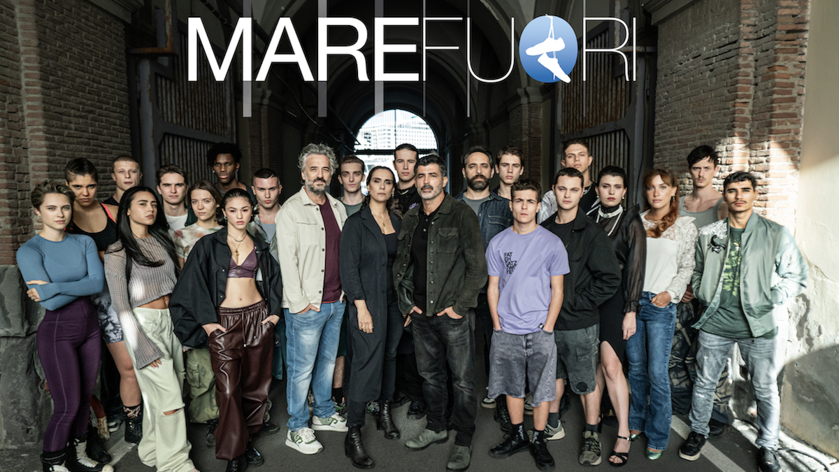 Mare Fuori 5, la conferenza stampa, con l’annuncio del film e della stagione 6 (ma anche una polemica sullo slittamento di data…)