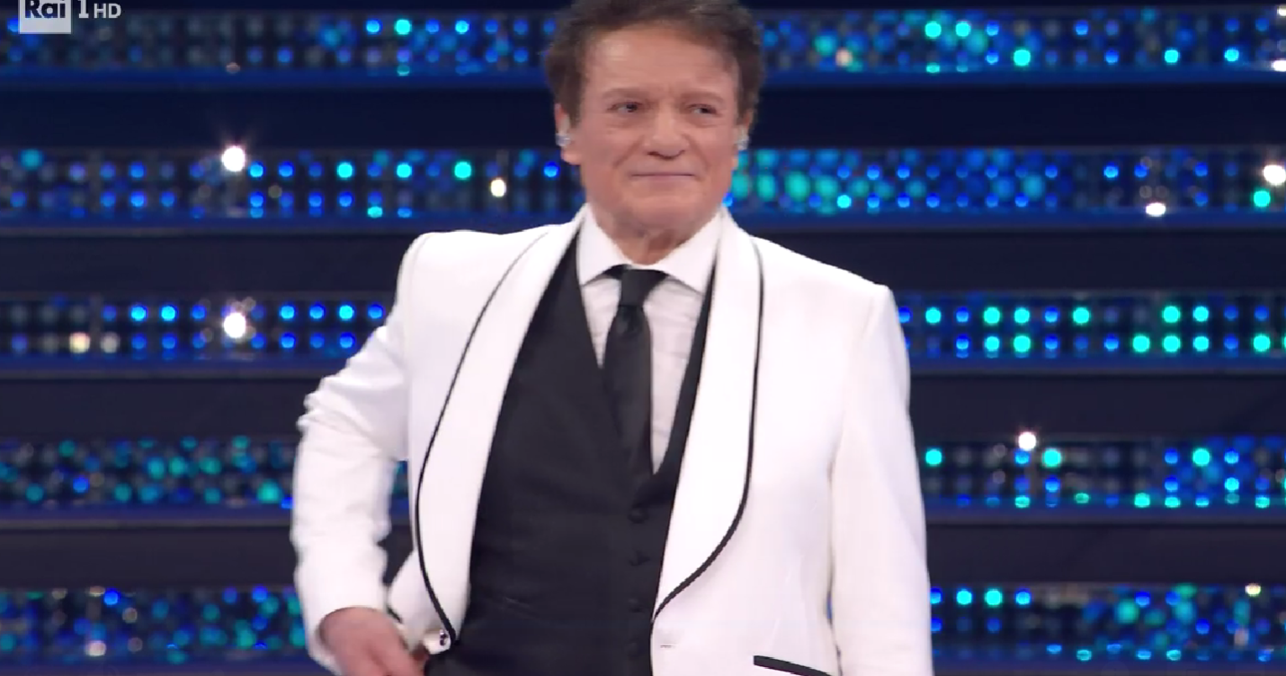 Massimo Ranieri a Sanremo 2025, mistero sull’occhio rosso: “Sembra un vampiro di Twilight”