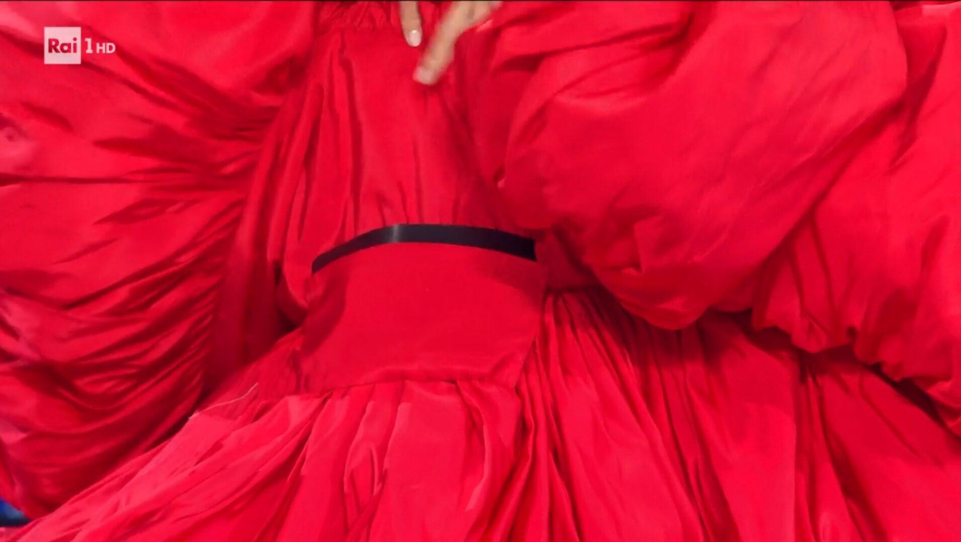 tasca vestito miriam leone sanremo 2025