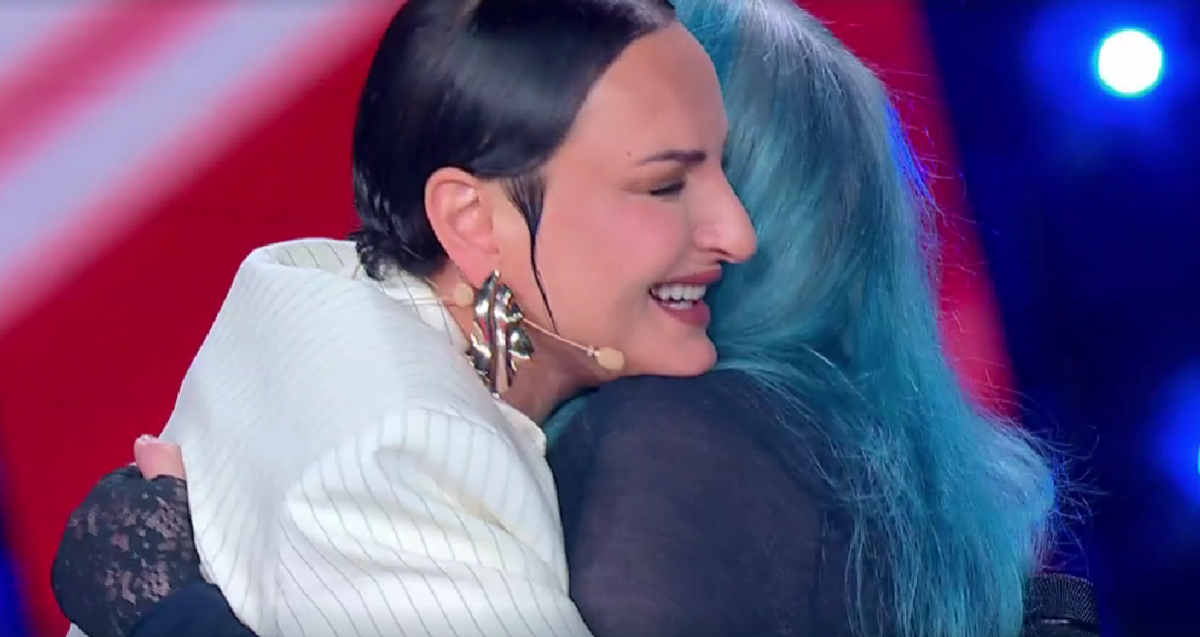 Arisa e Loredana Bertè incantano con “Minuetto” a The Voice Senior 2025 (video)