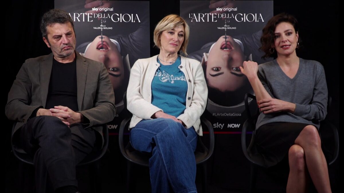 L’arte della gioia, Jasmine Trinca, Valeria Bruni Tedeschi e Guido Caprino: “Modesta è quello che vorremmo essere e non siamo”