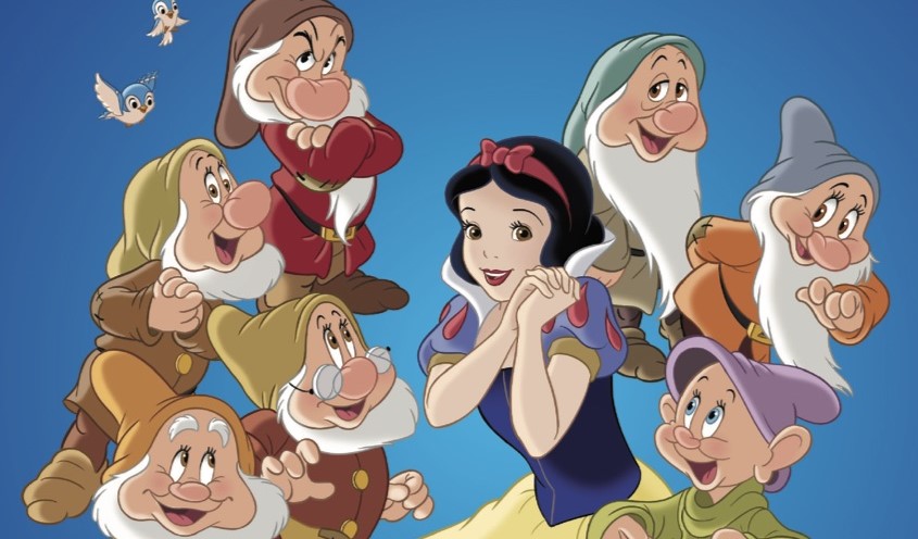 Recensione, colonna sonora e tutto quello che c'è da sapere sul remake live-action Disney Biancaneve, diretto da Marc Webb e interpretato da Rachel Zegler, Gal Gadot e Andrew Burnap.
