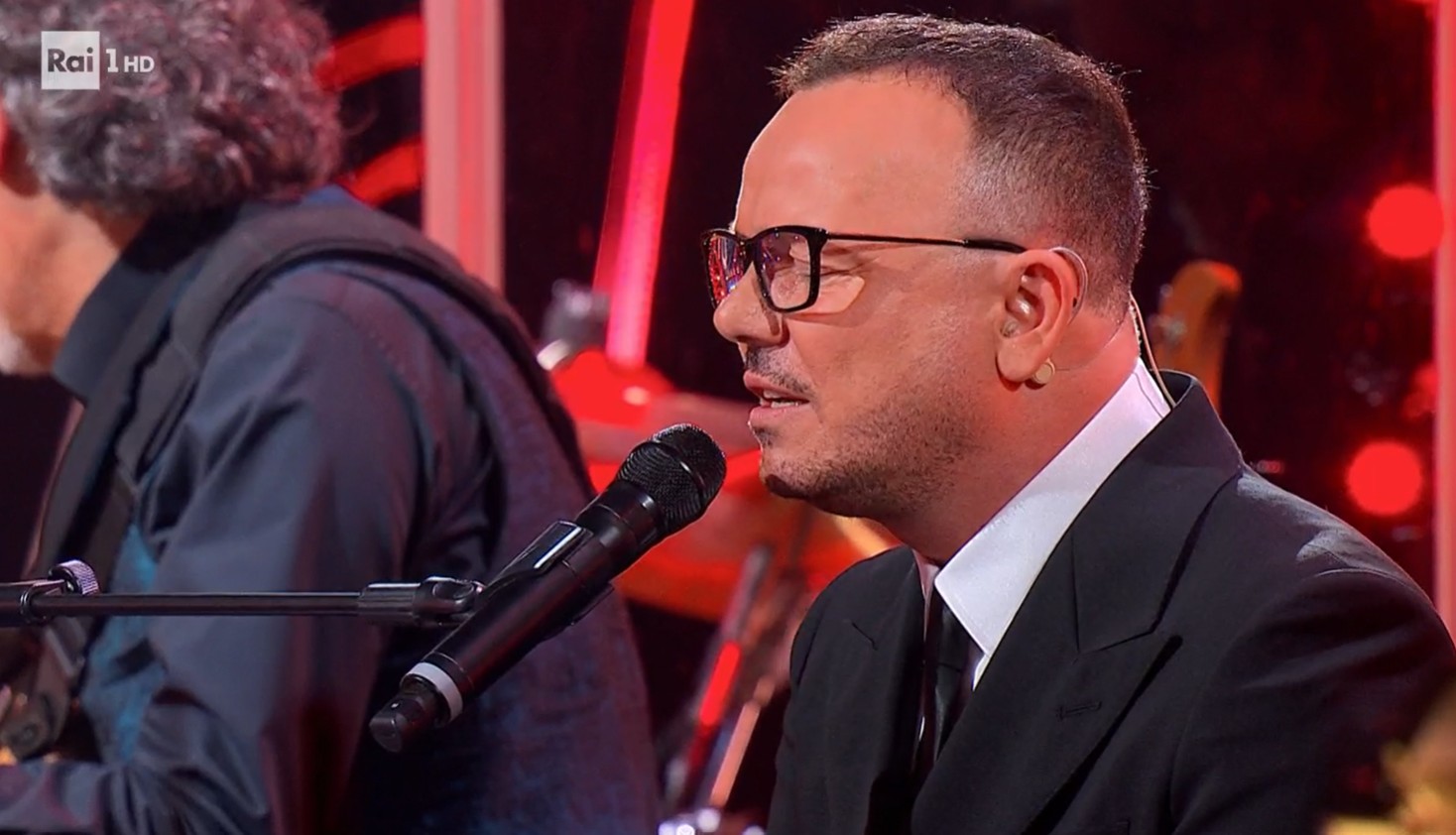 Ascolti tv venerdì 7 marzo 2025: The Voice Senior 3.7mln (23.3%), Le onde del passato 2.3mln (13.5%)