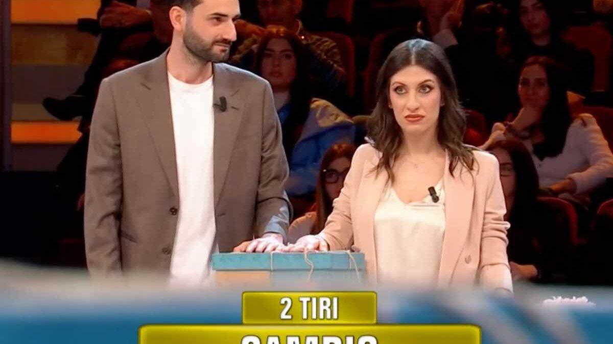 Affari Tuoi, Angela dice no al Dottore: il finale inaspettato