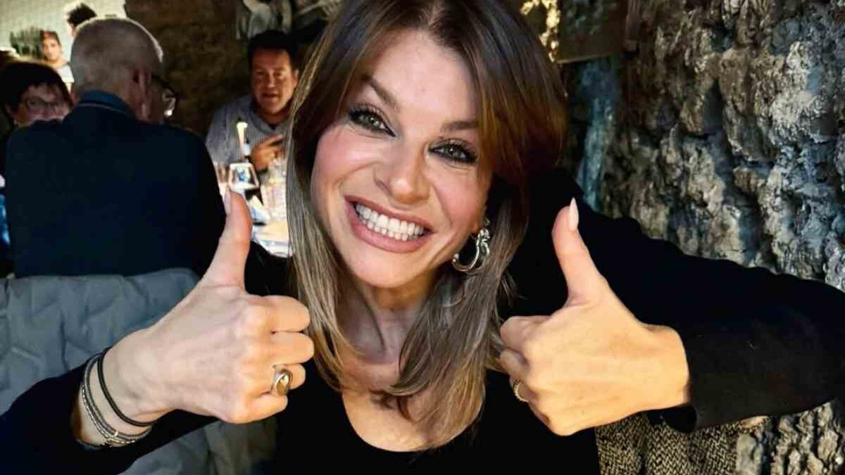 Alessandra Amoroso: età, carriera, nuovo compagno, dove vive. Chi è la cantante ospite ad Amici