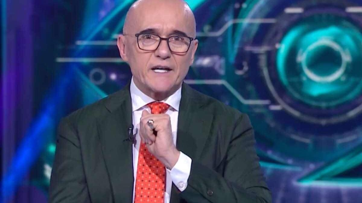 Grande Fratello, prossima edizione: Signorini confermato? Rumors sull’opinionista. Il nome