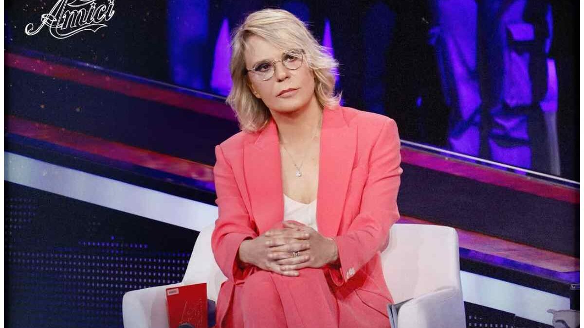 Amici, anticipazioni 12 aprile: eliminazione e ospiti della quarta puntata