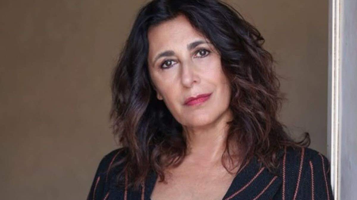 Antonella Attili, carriera e vita privata dell’attrice: l’addio al Paradiso delle Signore e il successo di Makari