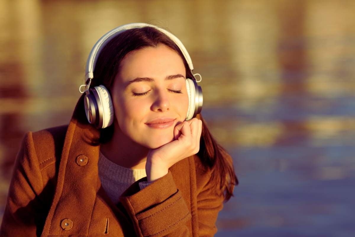 Cosa succede al nostro cervello quando ascoltiamo la musica che ci piace