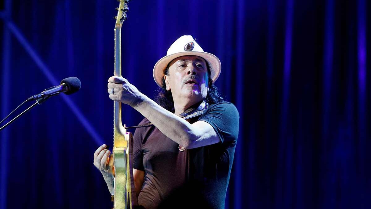 Malore per Carlos Santana: show annullato a San Antonio, il chitarrista è in ospedale