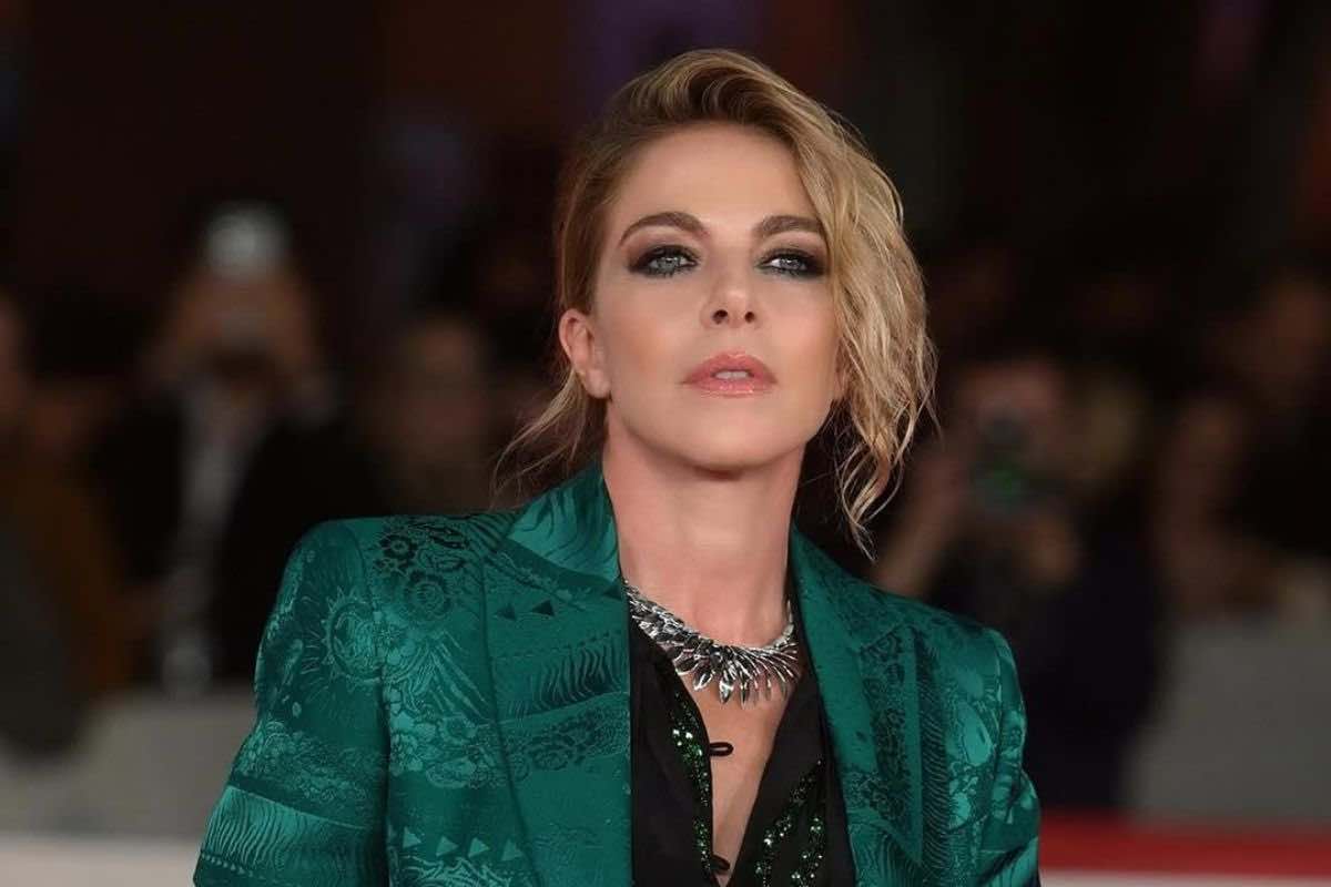 Claudia Gerini: età, dove vive, studi, vita privata. Tutto sulla carriera dell’attrice