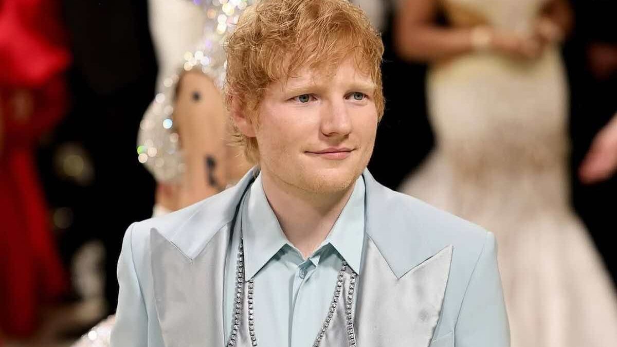 Ed Sheeran, fuori il nuovo singolo: il cantautore riparte da “Azizam”