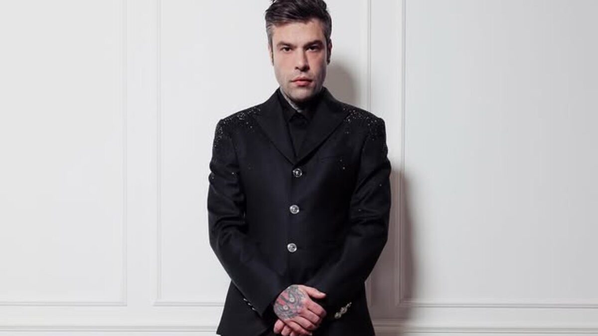 Fedez, le nuove frecciatine del rapper: “Pensavo fosse amore…”